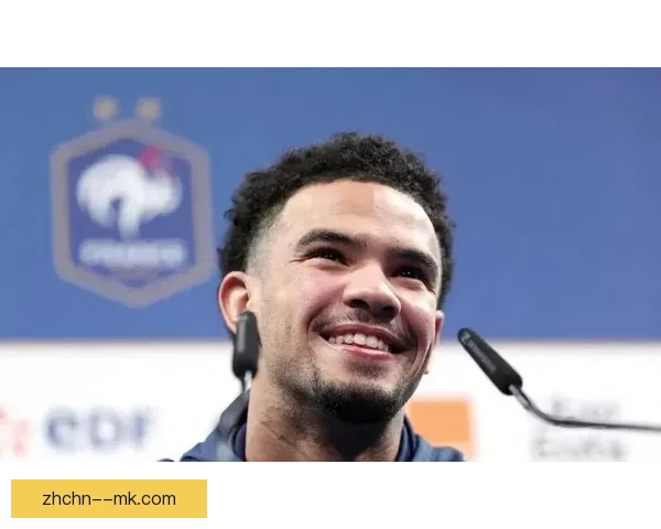 巴黎圣日耳曼官方宣布中场主力扎伊尔·埃梅里续约至2028年